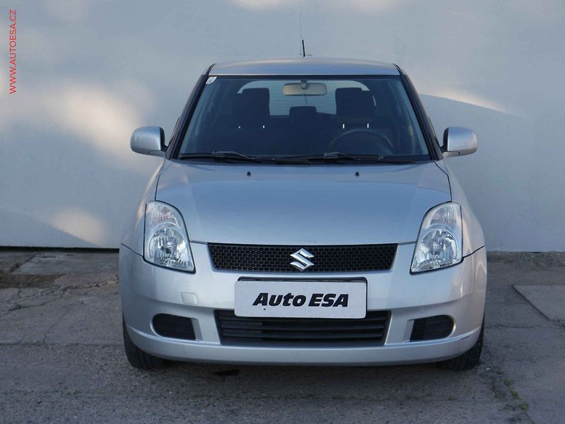 Suzuki Swift (2007) 1.3VVT 4x4 - fotka 2 z 17