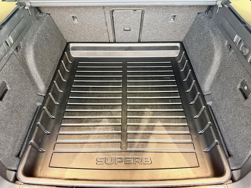 Škoda Superb 2.0 TSi 206 Kw DSG 4x4 Scout - fotka 28 z 32