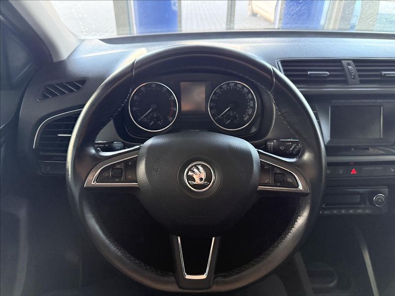 Škoda Fabia 1,2   TSI 81kW,SERVISKA - fotka 14 z 24