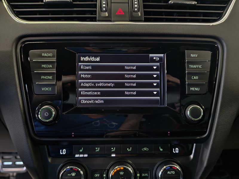 Škoda Octavia RS 2.0 TSI 162kW DSG CHALLENGE - fotka 17 z 24