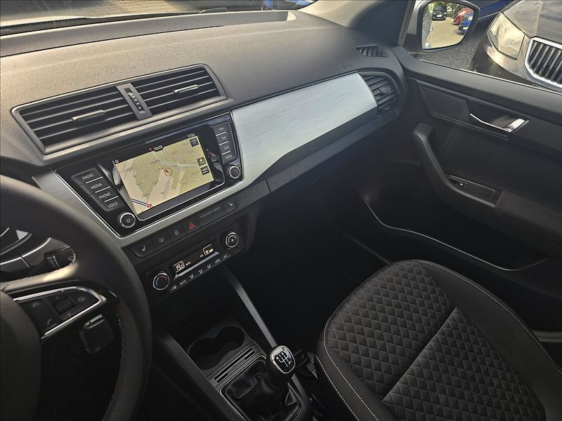 Škoda Fabia III 1,0 TSi 70KW Drive - fotka 13 z 44
