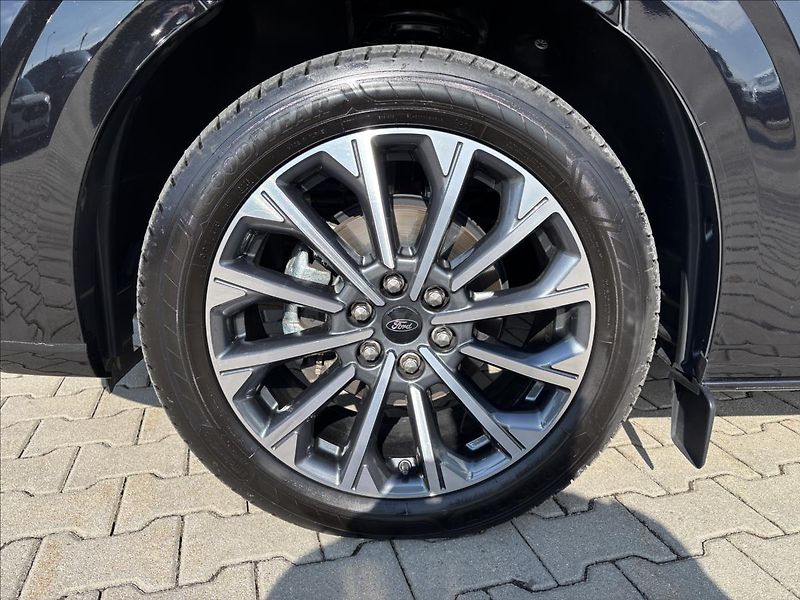 Ford Tourneo Custom 2,0 125kW Titanium X AWD L1 - fotka 9 z 49