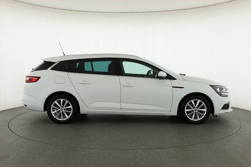Renault Mégane (2017) 1.2 TCe, Tempomat - fotka 6 z 15