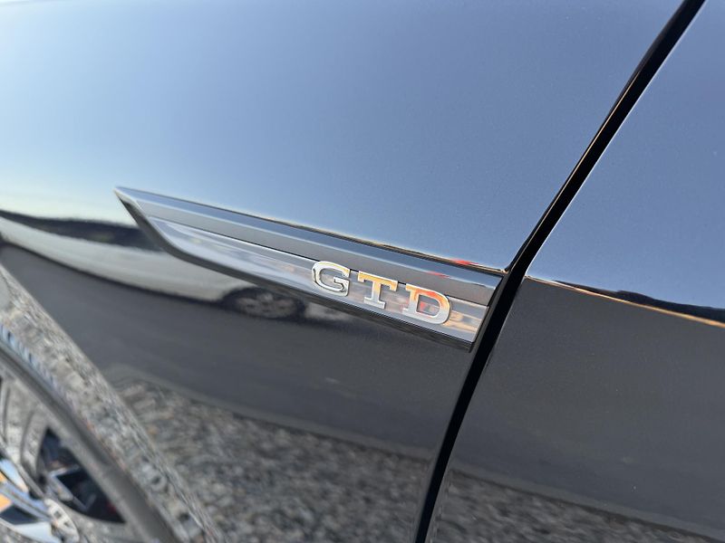 Volkswagen Golf GTD 2,0 TDi/147kW - DSG,Matrix - fotka 76 z 85