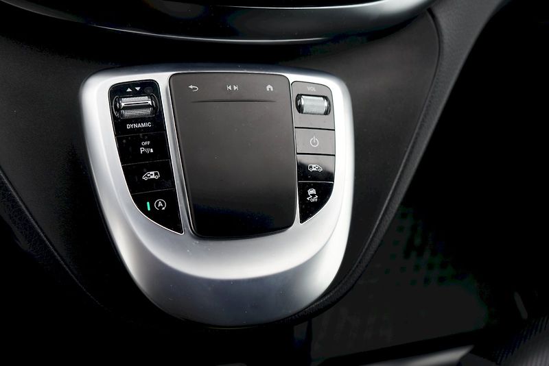 Mercedes-Benz Třídy V (2021) V 300d L Auto 4MATIC 7-míst We - fotka 18 z 25