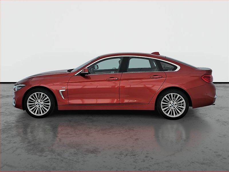 BMW Řada 4 (2018) 430i xDrive - fotka 3 z 23