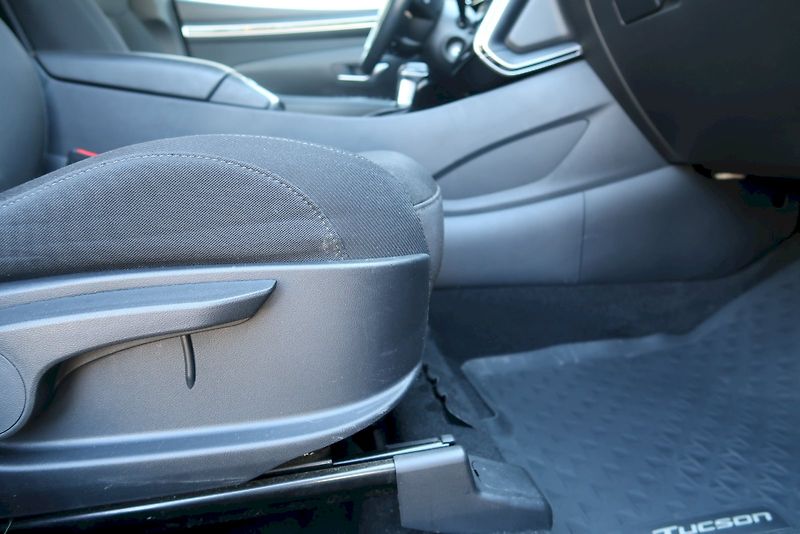 Hyundai Tucson (2022) 1,6 CRDi 100 kW 4x4 AUTOMAT - fotka 19 z 27