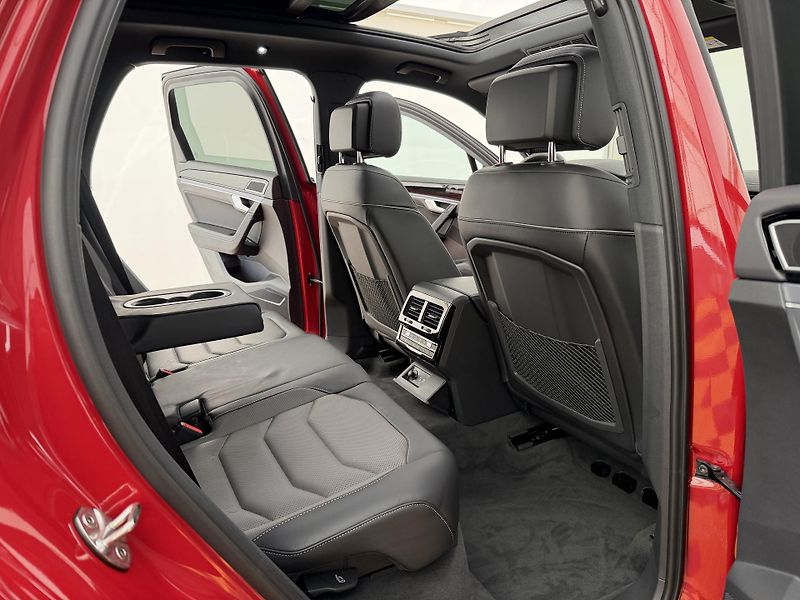 Volkswagen Touareg 3.0Tdi*210kw*1-MAJ*DPH*R-Line* - fotka 17 z 50