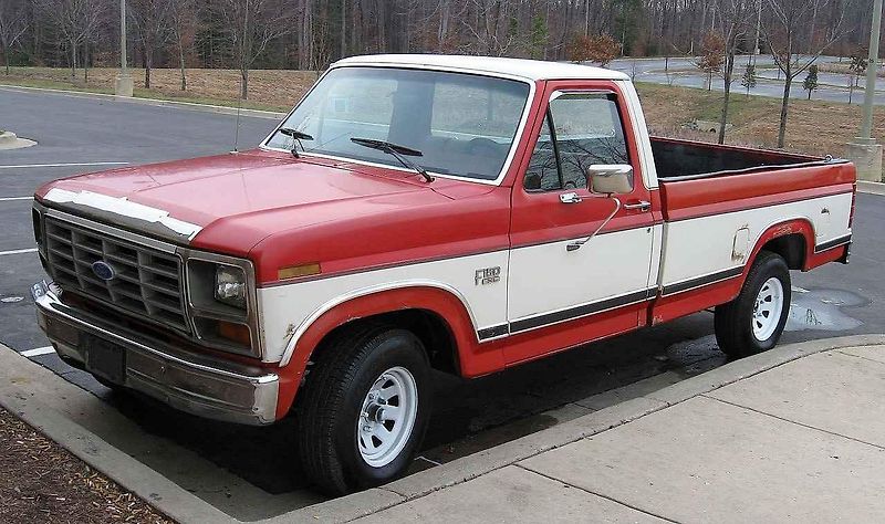 Ford F-150 Lariat.