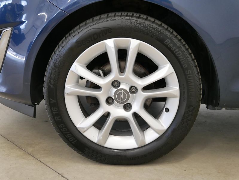 Opel Corsa - fotka 10 z 21