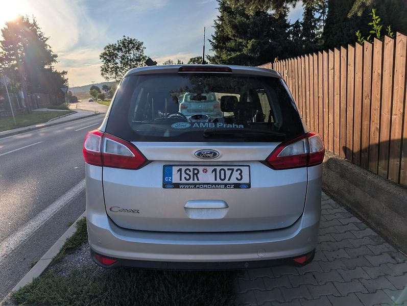 Ford Grand C-MAX (2011) - fotka 5 z 7