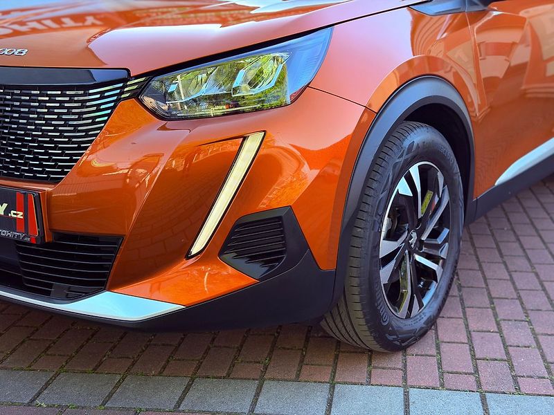 Peugeot 2008 1.2 PureTech Allure, Záruka - fotka 3 z 28