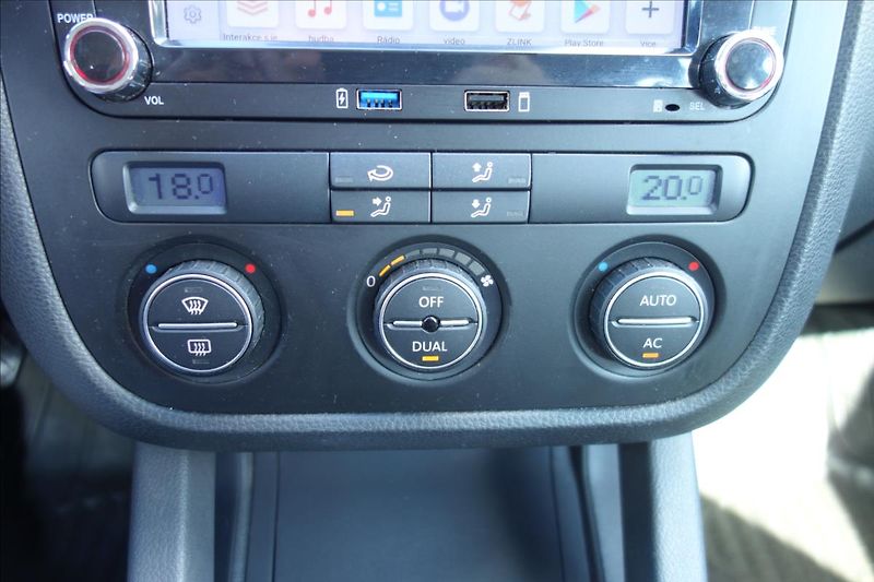 Volkswagen Golf 1,9 TDi 77KW, ČR, SERVIS. KN. - fotka 24 z 38