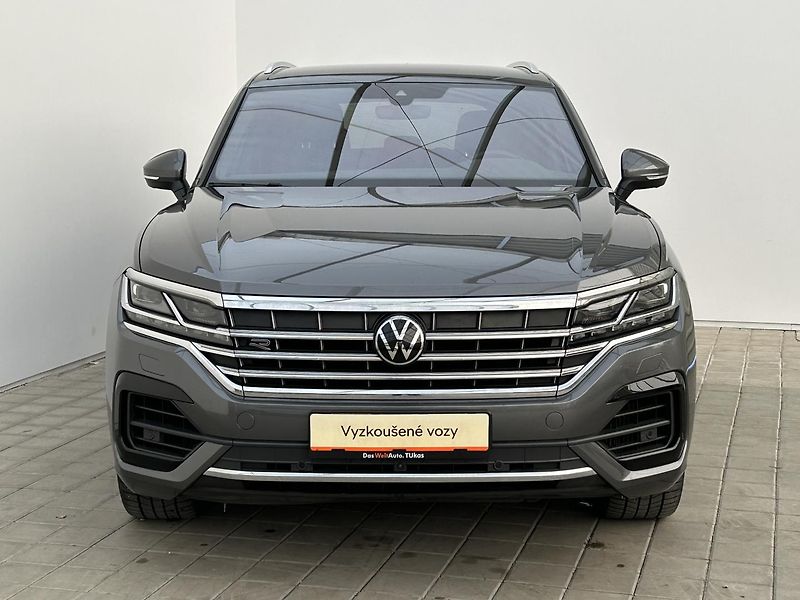 Volkswagen Touareg 3.0 TSI 4x4 R-Line - fotka 4 z 34