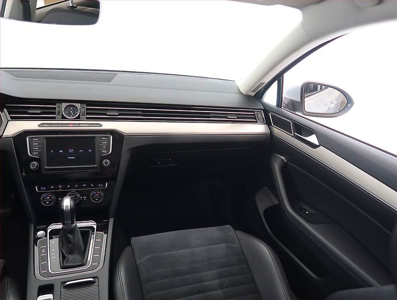 Volkswagen Passat (2016) Business 2.0 TDI, Automat - fotka 8 z 23
