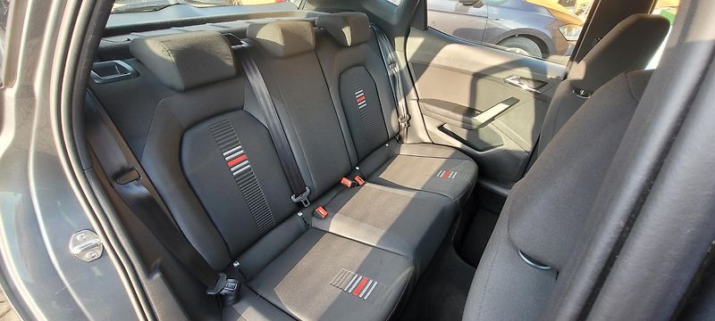 Seat Arona (2018) FR 1,5TSi 110kW benzín - fotka 13 z 47