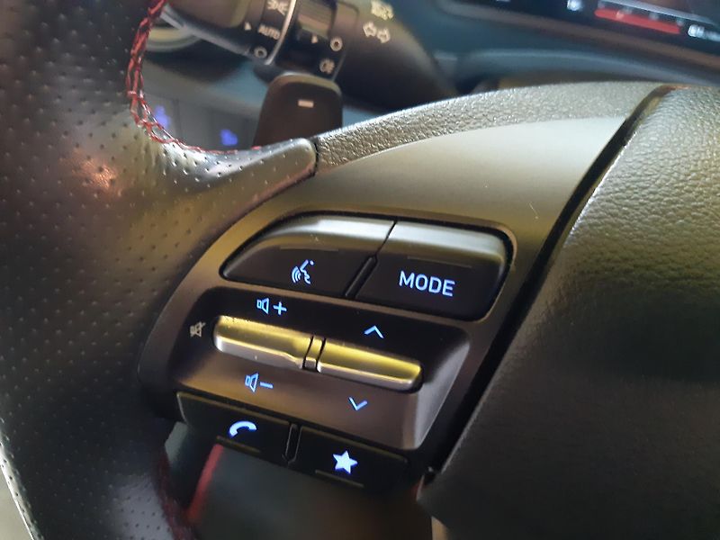 Hyundai Kona 1.6 T-GDI 145KW N-LINE 4WD     - fotka 18 z 31