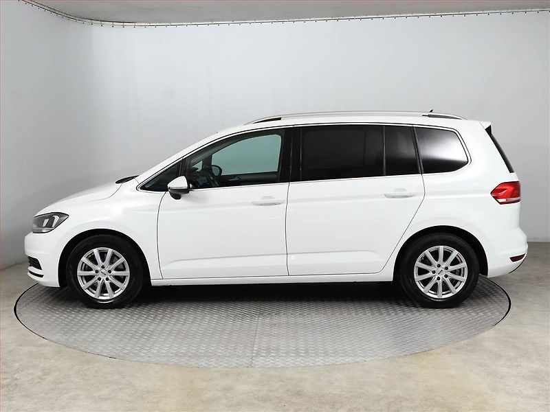 Volkswagen Touran (2021) 1.5 TSI - fotka 3 z 16