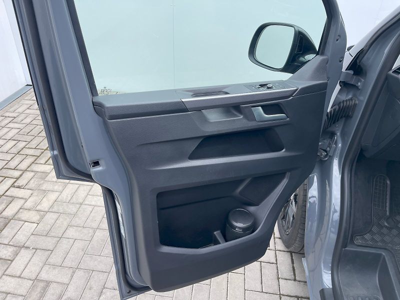 Volkswagen Multivan (2023) 2.0 TDI / 150 kW DSG 4Motion H - fotka 26 z 30