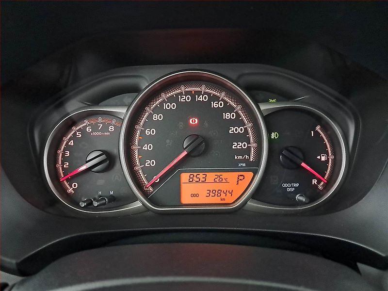 Toyota Yaris (2017) 1.33 Dual VVT-i, Automat - fotka 11 z 17