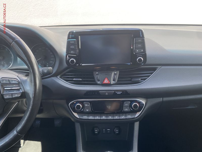 Hyundai i30 (2019) 1.4 T- GDI, ČR, AC, výhřev - fotka 12 z 19