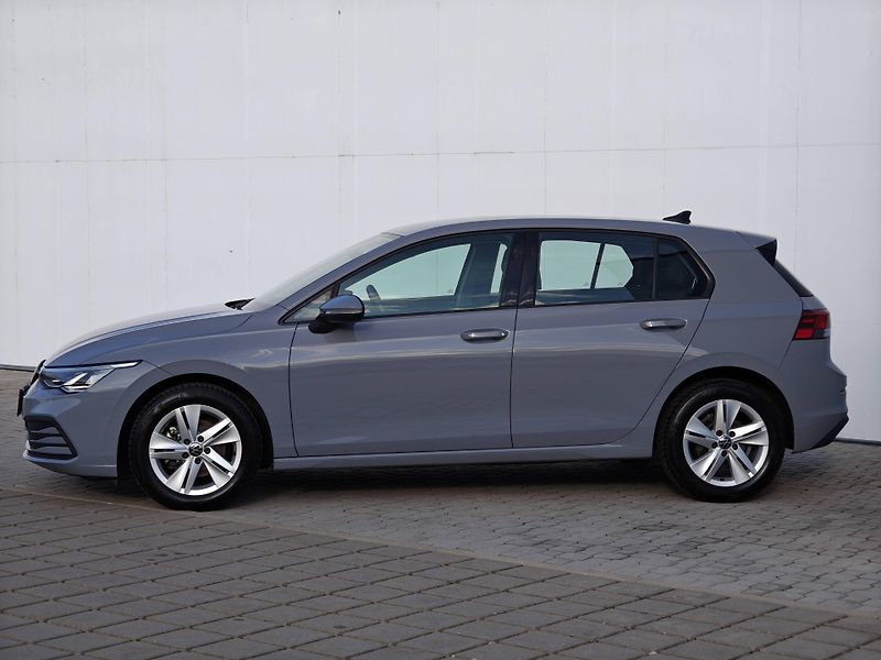 Volkswagen Golf Life 1,0TSi - fotka 3 z 21