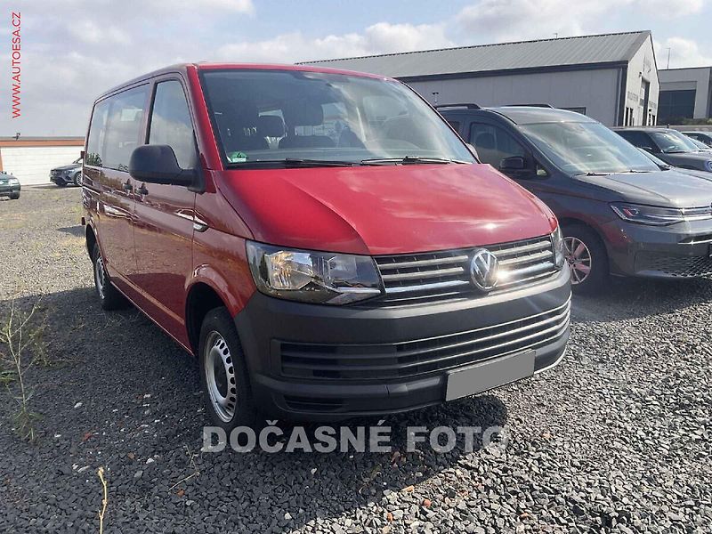Volkswagen Transporter (2019) 2.0TDi 9míst, AC - fotka 1 z 8