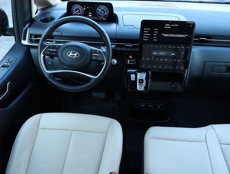 Hyundai Staria (2024) 1.6 T-GDI HEV, SR, 1Maj - fotka 7 z 23