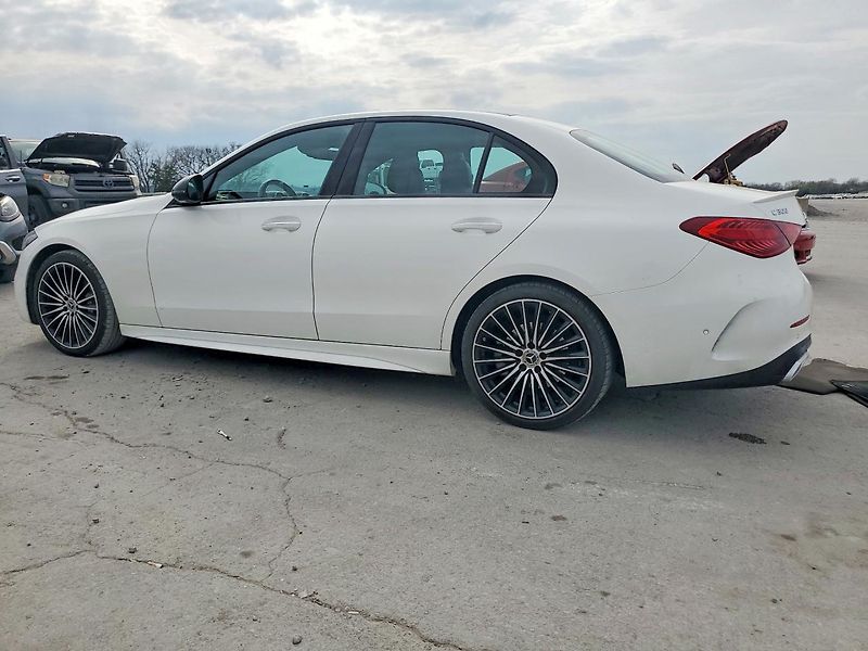 Mercedes-Benz Třídy C (2023) C 300  - fotka 3 z 11