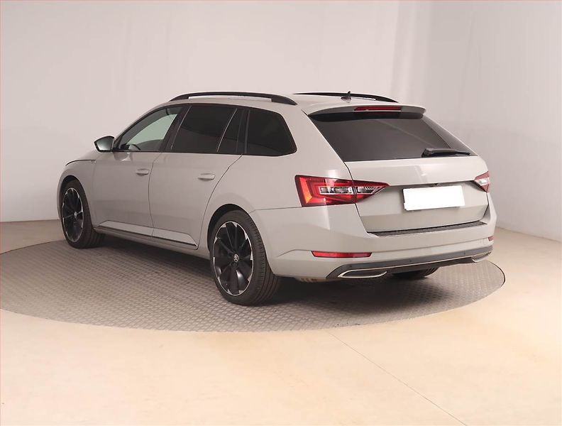 Škoda Superb (2019) Sportline 2.0 TDI, 4X4 - fotka 4 z 19