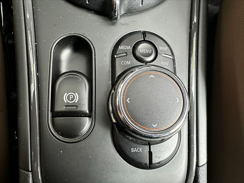 Mini Countryman 2,0 SD 140kW- automat- CZ - fotka 31 z 47