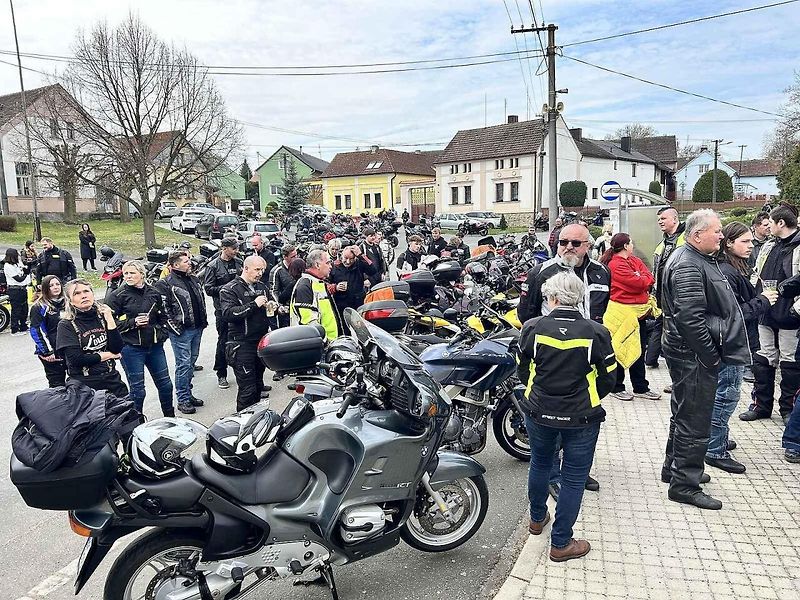 Žehnání motorek v Puclicích.