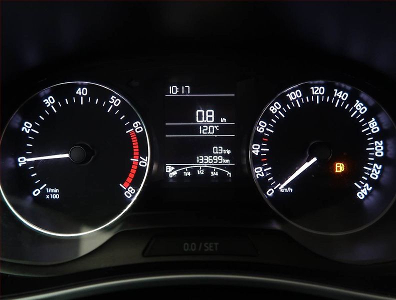 Škoda Fabia (2017) 1.0 TSI, Tempomat - fotka 11 z 15