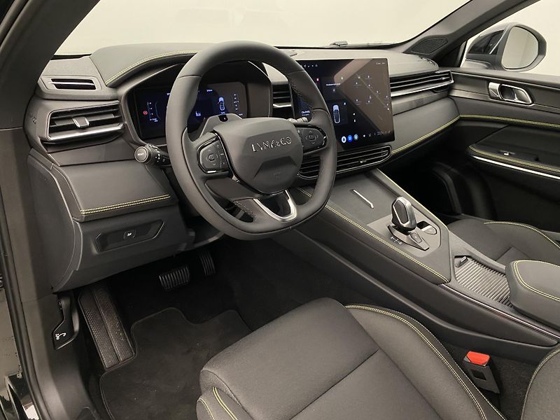 Lynk & Co 01 (2025) 01 CORE PHEV - fotka 22 z 82