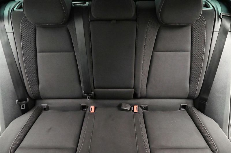 Škoda Karoq 2,0 TDI 85 kW Clever NAVI Záru - fotka 28 z 31
