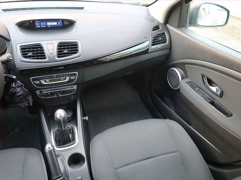Renault Fluence (2012) 1.6 16V, Tempomat - fotka 8 z 17