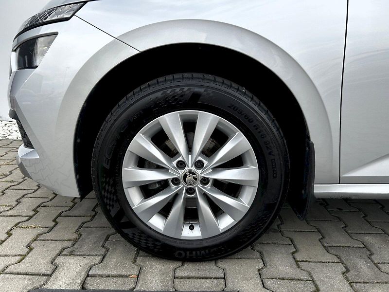 Škoda Kamiq (2021) 1.5 TSI 110kW MP6 Ambition - fotka 30 z 32