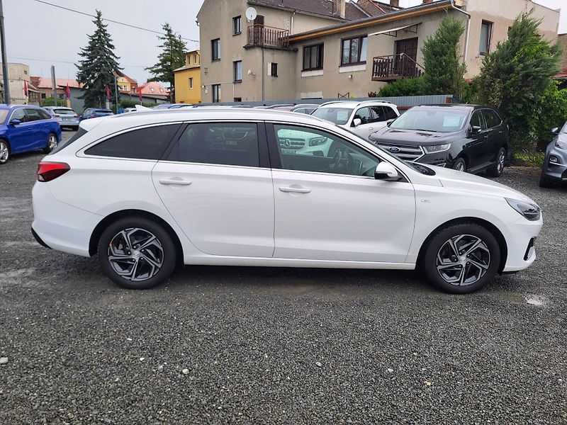 Hyundai i30 WG 1.5 T-GDI 118kW SMART *ČR - fotka 5 z 44