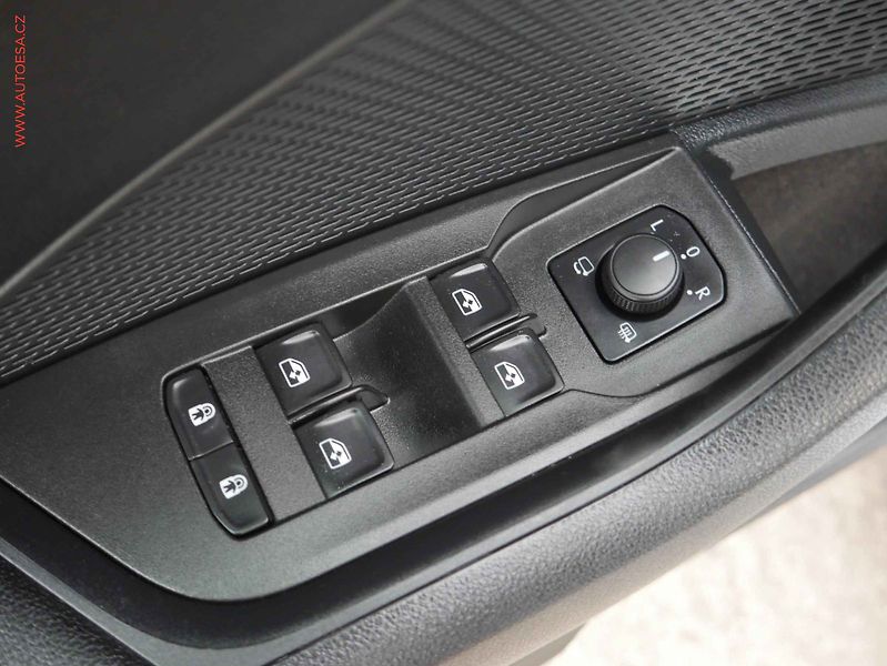 Škoda Octavia (2020) 2.0 TDi, ČR, Style Plus - fotka 18 z 20