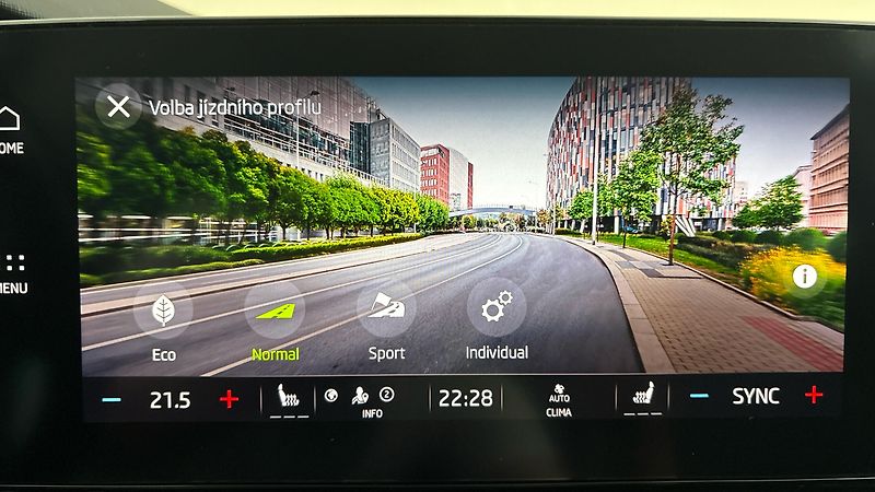 Škoda Octavia 2.0 TDI DSG 4x4 Style Combi - fotka 28 z 29