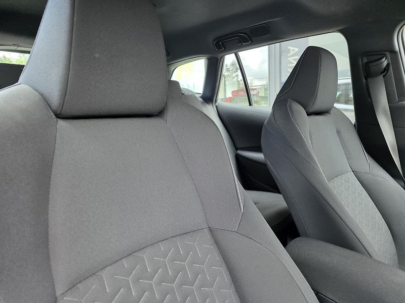 Toyota Corolla (2022) 1.8-HYBRID-KAMERA-AUT.KLIMA - fotka 13 z 19