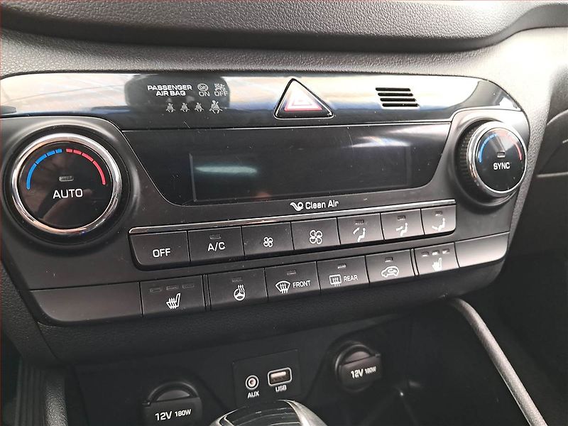Hyundai Tucson (2016) 2.0 CRDi, 4X4, Automat, Navi - fotka 18 z 21
