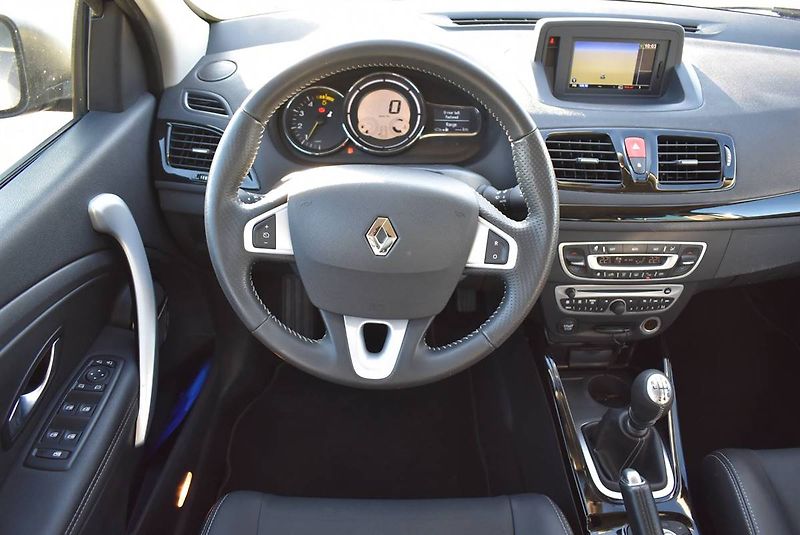 Renault Mégane 1,9 DCi BOSE,96KW,TZ,1M,AKCE - fotka 11 z 17
