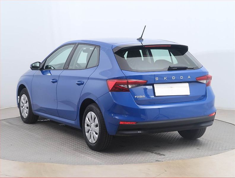 Škoda Fabia (2024) Selection 1.0 TSI, Serv.kniha - fotka 4 z 14