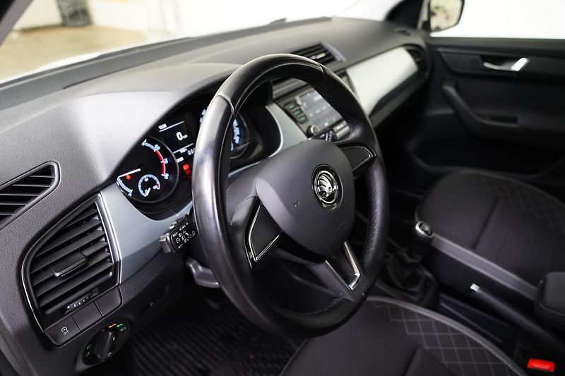 Škoda Fabia - fotka 14 z 22