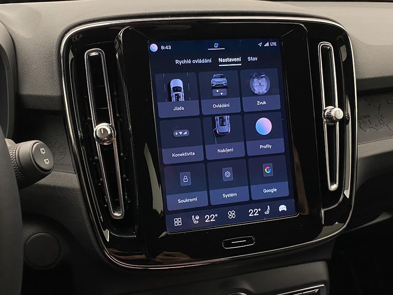Volvo XC40 PURE ELECTRIC RECHARGE PLUS CZ - fotka 41 z 52