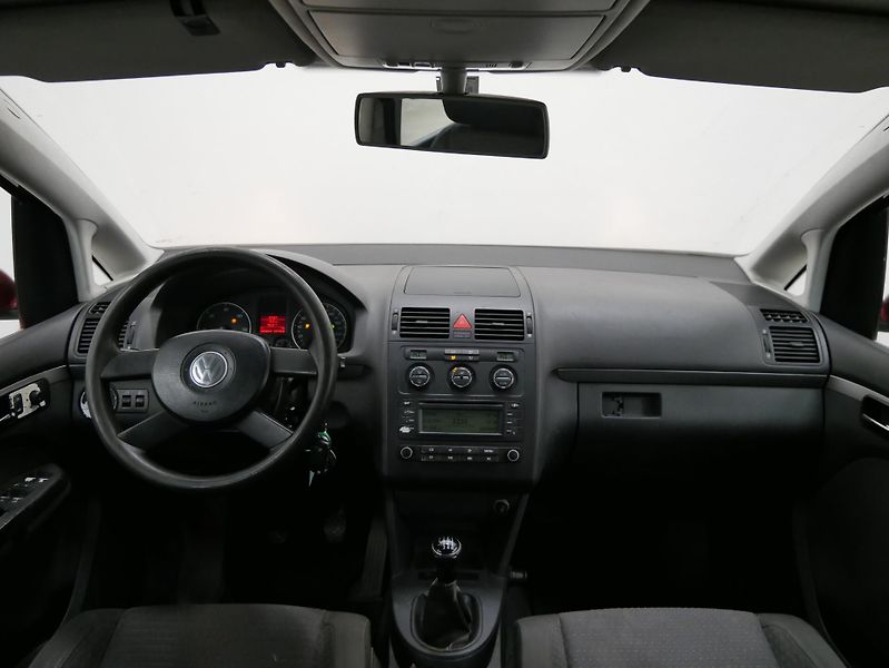 Volkswagen Touran - fotka 5 z 6