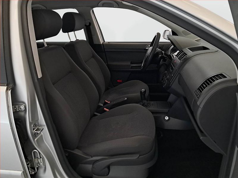 Volkswagen Polo (2007) 1.4, nová STK, servisované - fotka 9 z 14