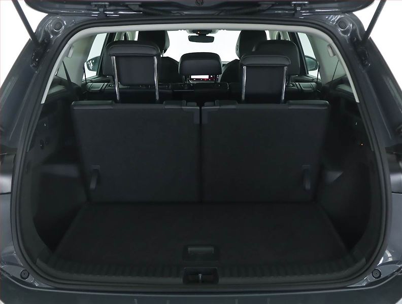 Volkswagen Tayron (2025) 1.5 eTSI - fotka 17 z 19