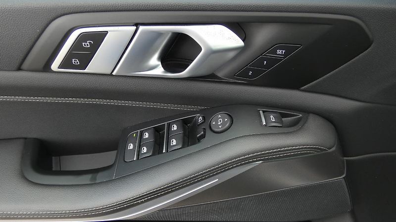 BMW X5 xDrive 40i - fotka 9 z 22